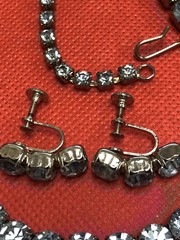 VTG BEAUTIFUL SKY BLUE RHINESTONES NECKLACE, SCREW BACK EARRINGS SET SILVER TONE