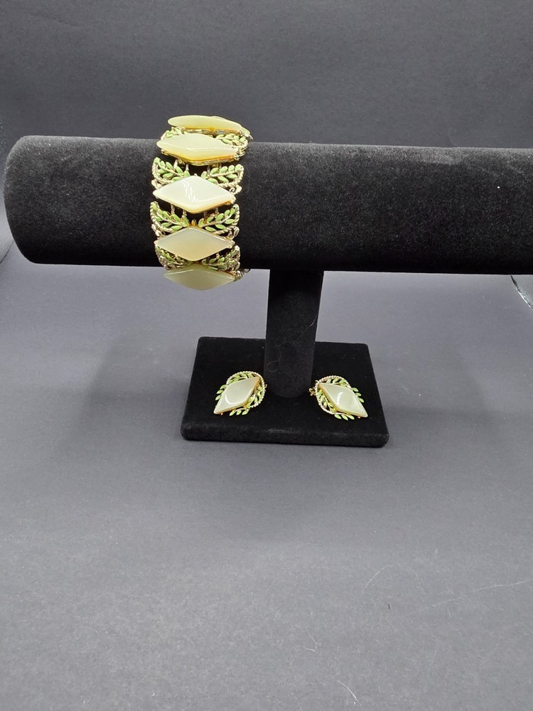 Vintage MCM Lucite Bracelet & Clip Earrings Set Gold Tone Pearlized Cabochons