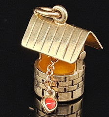 14K Gold Sloan LOVE HEART WATER WISHING WELL MOVES Charm 3D Enamel Vintage