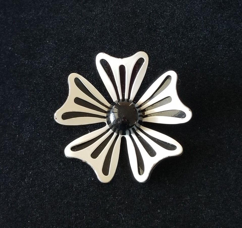 Vintage Black & White Enamel Layered Flower Metal Brooch