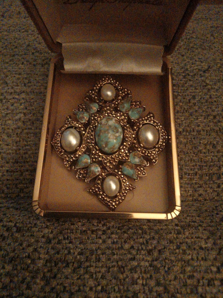 Sarah Coventry Pendant/Brouch