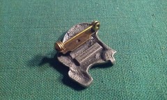 Birds & Blooms Limited Edition 2008 Wicker Chair Pewter Brooch Lapel Pin