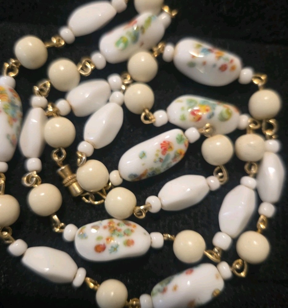Vtg Painted White Glass Bead Necklace Floral Design Summer Estate Jewelry 22in