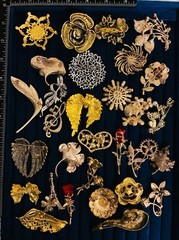 Lot of 30 Statement Floral Brooch Pins Assorted Style Rhinestone Jewelry