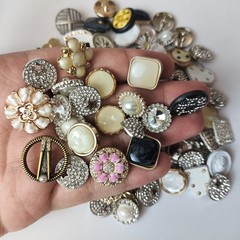 Vintage-now Costume Jewelry makeing Lots button Read Description 50pcs