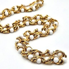 VINTAGE Gold Tone White Beaded Rope Chain Necklace