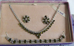 Vtg Signed B David Necklace Bracelet Earrings Set in Box w/Pamphlet Green Clear