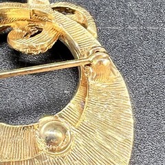 ART Arthur Pepper Brooch Pin Goldtone 1 5/8″ Abstract & Round 3D Signed Vintage