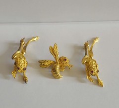 Les Bernard Sterling Gold Tone Brooch Pin Lot 2 x Frog 1 Bee Rhinestone Eyes