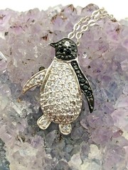 GM Vintage Sterling Silver Sparkling Black and White Penguin Necklace 17.75″