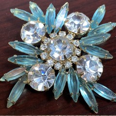MCM Light Aqua Blue Glass Faceted Prism Rhinestones Pin Brooch 2.5” Goldtone Vtg