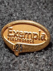 GOLD FILLED 25 YEARS OF SERVICE EXEMPLA LABEL PIN JEWELRY
