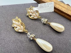 Vintage Gold Pierced Earrings Saks Crystal Bead Dangles 1990s Rice Pearls NOS HM