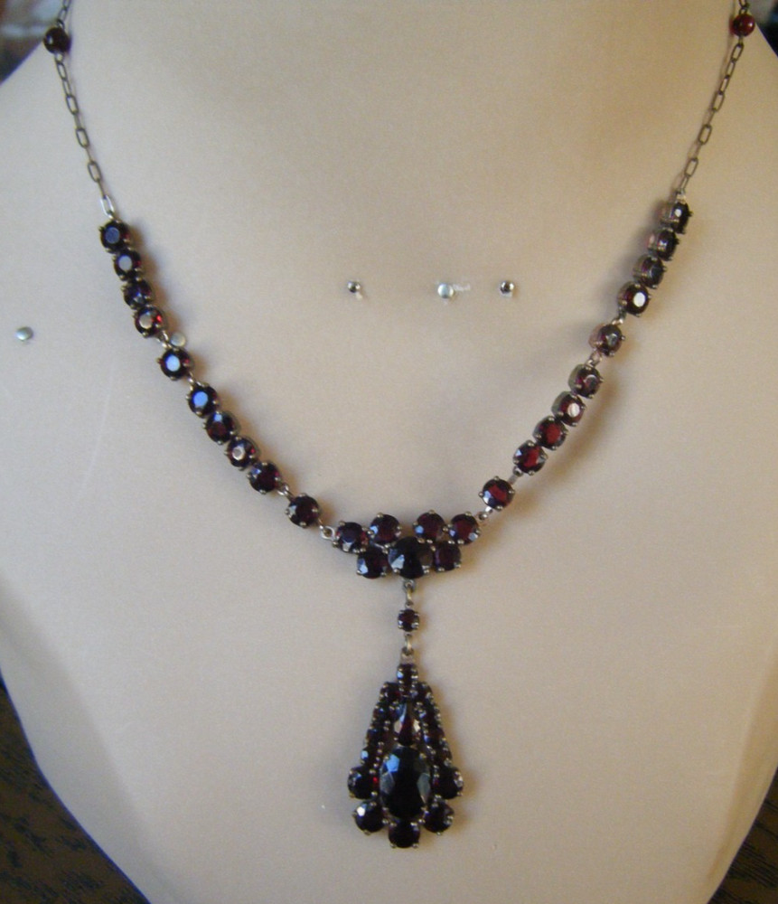 Antique Bohemian Garnet Necklace 14.5″ Choker Cluster Drop Pendant Low 8kt