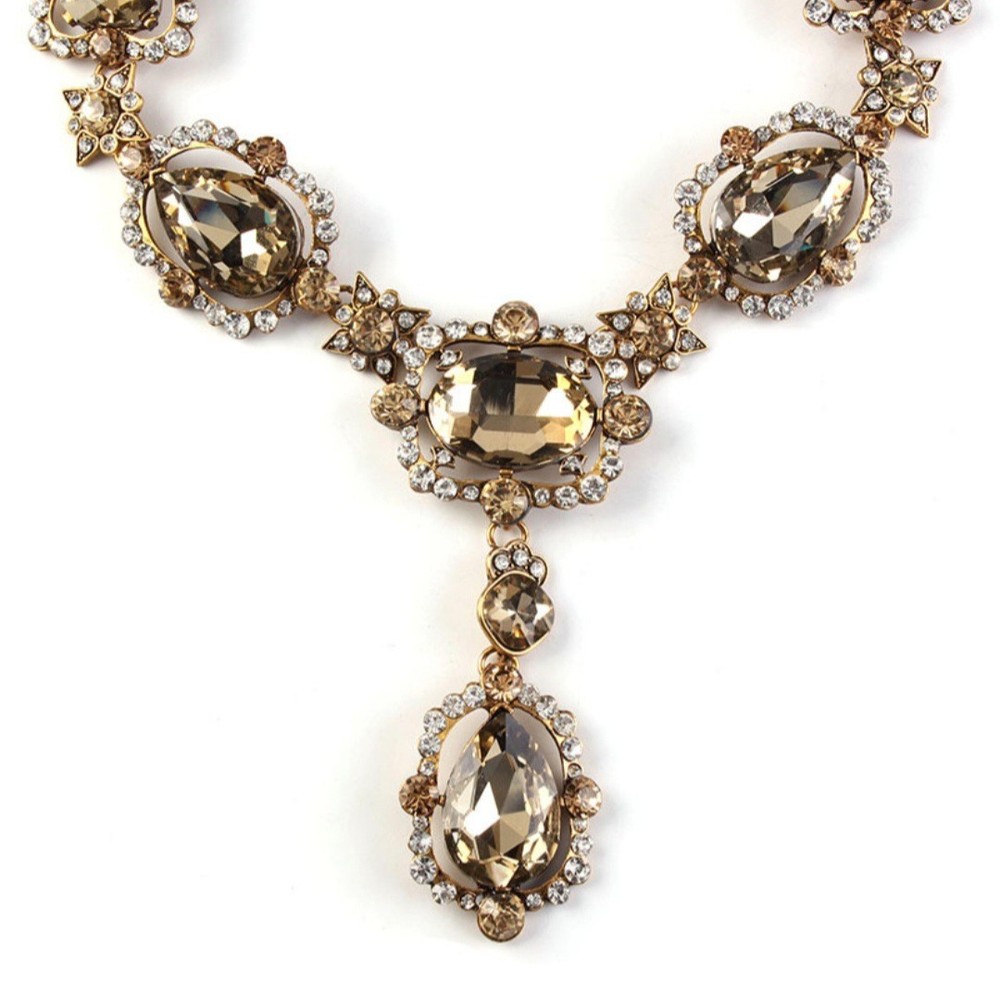 Vintage Crystal Statement Necklace Rhinestone Bib Choker for Women