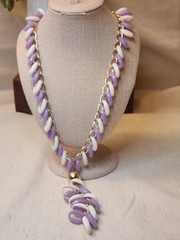Lavendar & White Plastic Lucite Chain Link Necklace Mod Retro Tassel
