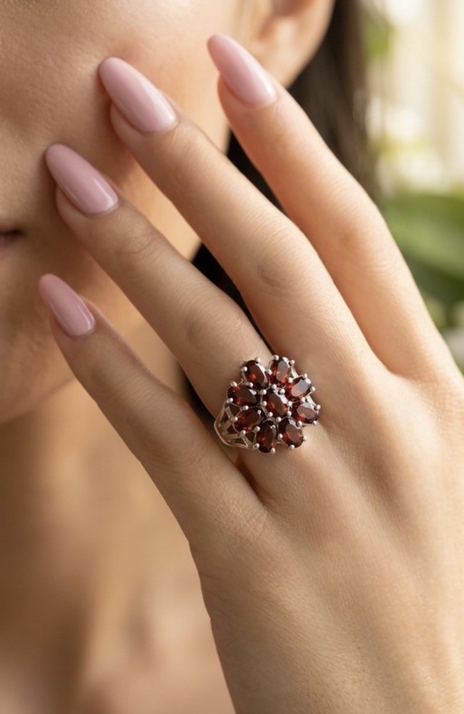 Vintage 925 Sterling Silver Red Garnet Flower Ring Size 7