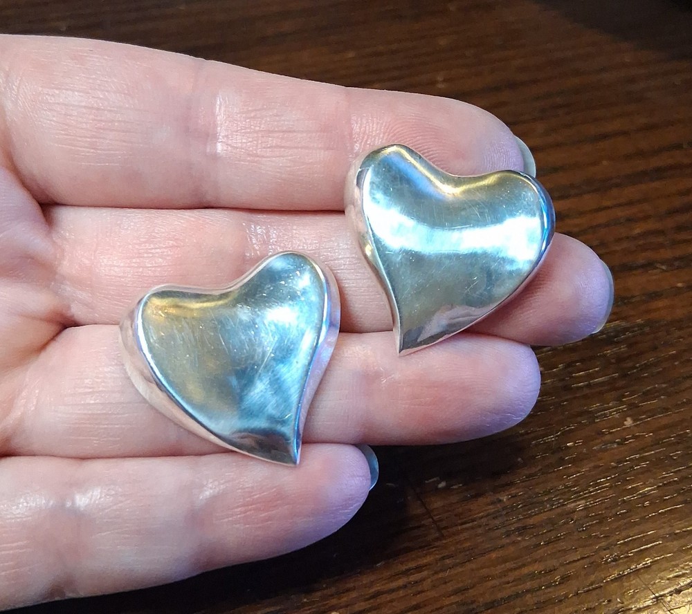 Vintage Sterling 1″ Heart Stud Earrings 7grams See Pics/Description