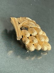 Vintage Trifari Gold Tone Grape Cluster Brooch Textured Fruit