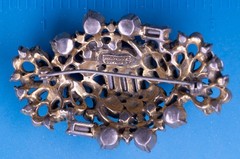 Hollycraft Rhinestone Brooch Pin Gold Tone 2.25″x1.25″ Purple Lavender 1957