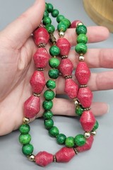 Vintage Bright Green Pink Textured Beaded Barrel Clasp Necklace N1D