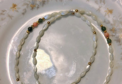 Vtg Mother of Pearl Oval Pear Beads Coral Jade Glass Bead Barrel Clasp Necklace