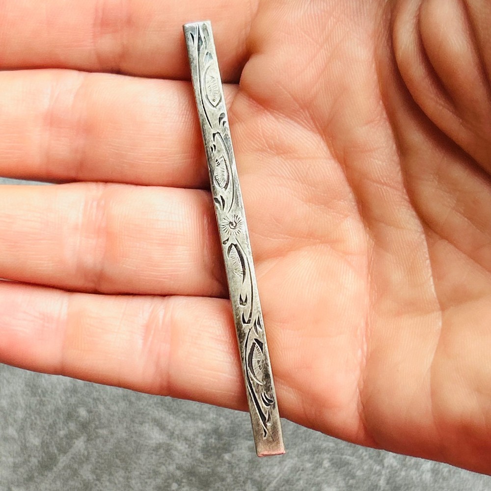Sterling Top Vintage Floral Bar Brooch