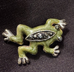 Vintage Green Toad Frog Brooch Pin Marcasite Gothic Whimsical Forest Fairy
