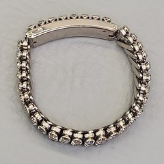 Vintage Expandable Clear Rhinestone Bracelet Hidden Compartment 6 1/8″ Stretch