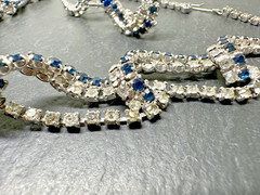 VINTAGE 16.5″ BLUE & CLEAR RHINESTONE NECKLACE + SCREW BACK EARRINGS N747