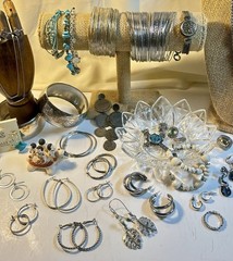 Southwestern/Native Style 100+Piece Lot with 2+Lbs of VTG to Modern Jewelry.