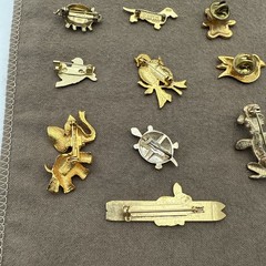Vintage Pins Animal Theme Dog, Seal, Elephant, Crab Some Marked – Lot of 15