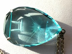 VINTAGE JAPAN MOUNT FUJI AQUAMARINE COLOR ETCHED CRYSTAL GLASS STERLING NECKLACE