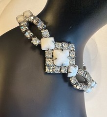 Kramer Vintage 1950″s Milk Glass Rhinestone 7″ Bracelet Silver Tone W26