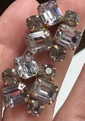 Vintage Weiss Prong Set Purple Lilac Faceted Crystal Glass Clip On Earrings