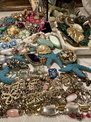 Pretty Junk Jewelry Lot Vintage And Modern Mix 9 1/2 Lbs. For Repurpose Or Craft