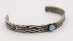 Vintage Old Pawn Navajo Sterling Silver Turquoise Cuff Bracelet Arrow Motif, 6¼”