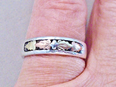 VINTAGE LANDSTROMS STERLING SILVER + 10K ROSE & YELLOW GOLD BAND RING SZ 8.5 5MM