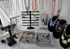 9# Vintage-Now 203pc Costume Jewelry Necklace Earrings Pins Bracelets Lot (Bb14