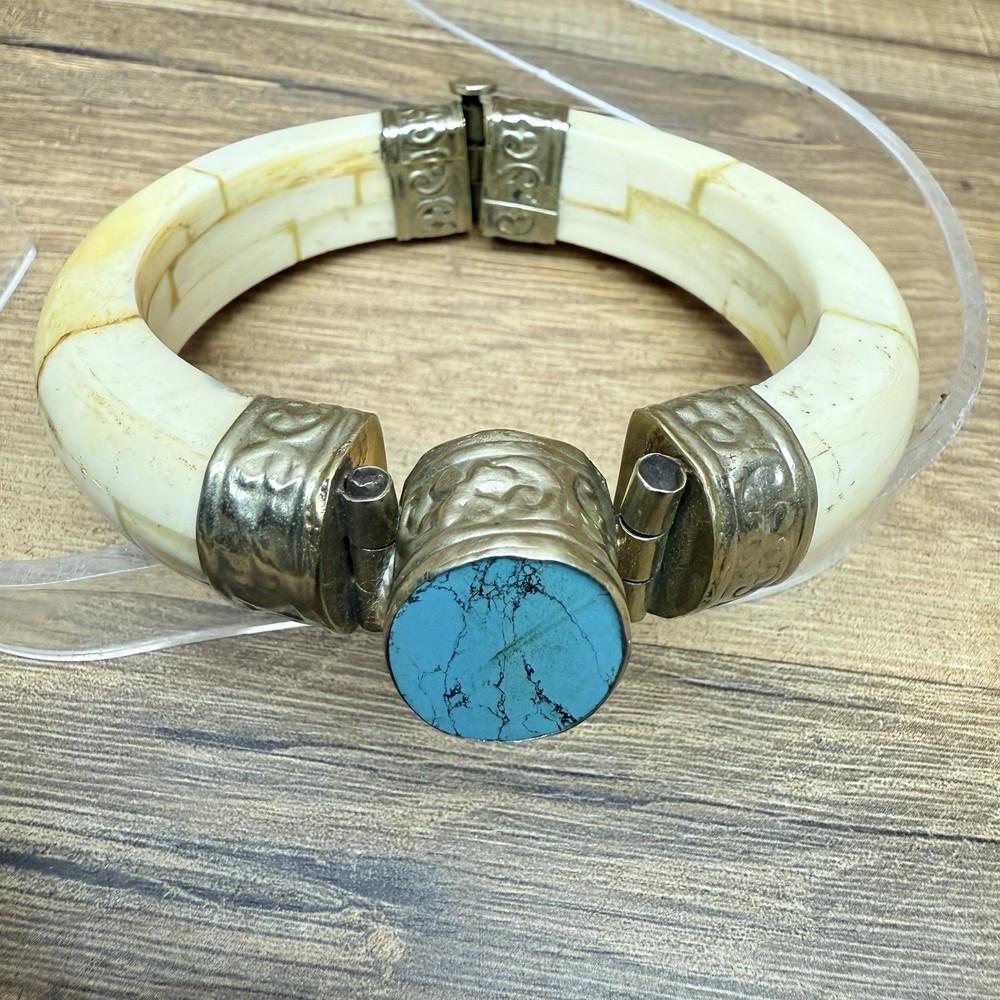 Vintage Water Buffalo Bone Turquoise Gemstone Silver Tone Hinged Bracelet 3.5”