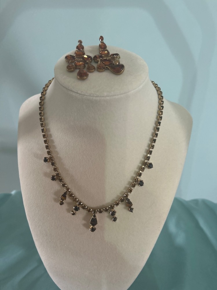 Modern Gold Tone Topaz Glass Rhinestone Fringe Necklace W/Matching Chand Earring