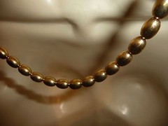 #37 vtg costume NECKLACE gold tone beads strung on chain