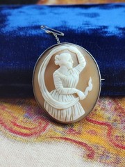 1.75″ Carved Shell Cameo, Gold Filled Wire Mount Safety Chain Silver