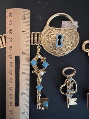 VTG NWT CORO BOOKCHAIN LOCK & KEY BELT + 2 KEY BROOCHES, 1 STERLING BOOK PIECE!