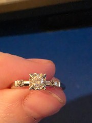 14K WHITE GOLD DIAMOND RING SIZE 7.25, WEIGHT 2.0G