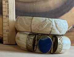 VINTAGE BRACELET INDIA BANGLE HORN BONE BRASS GEM – 2 Braclets & Beaded Necklace