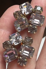 Vintage Weiss Prong Set Purple Lilac Faceted Crystal Glass Clip On Earrings