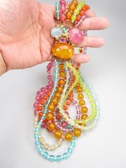 COLORFUL MIMI D N BRANIA BAKELITE & PLASTIC BEAD STATEMENT NECKLACE