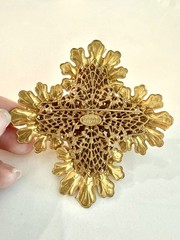 Miriam Haskell Signed Gold Tone Flower Brooch Pin Metal No Stone Vintage Rare