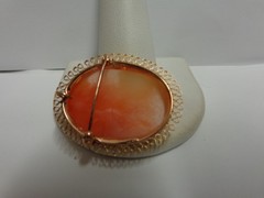 14kt yellow gold cameo pin/pendant sz 1.50 in lg wgt 6.2 grams cream/tan color